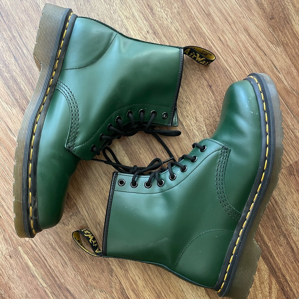 Dr. Martens Dark Green